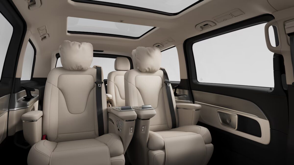 CAB Limousines – Swiss Excellence in Chauffeured Transport – Image 9