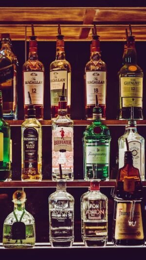 Champagne glasses for a prestigious evening in Geneva with Geneva Essentials